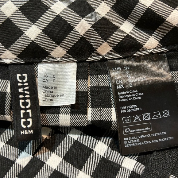 Divided H&M Pleated A-Line Skirt Black White Check Plaid - Picture 5 of 5